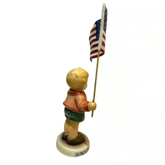 M.I. Hummel LITTLE FLAG BEARER First Issue - Picture 5 of 14